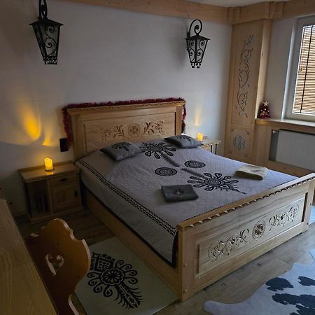 Apartament Zakopane Utrzymany W Stylu Goralskiej Chaty Luaran gambar