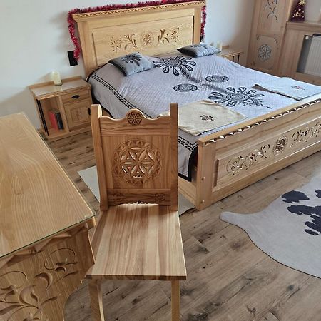 Apartament Zakopane Utrzymany W Stylu Goralskiej Chaty Luaran gambar