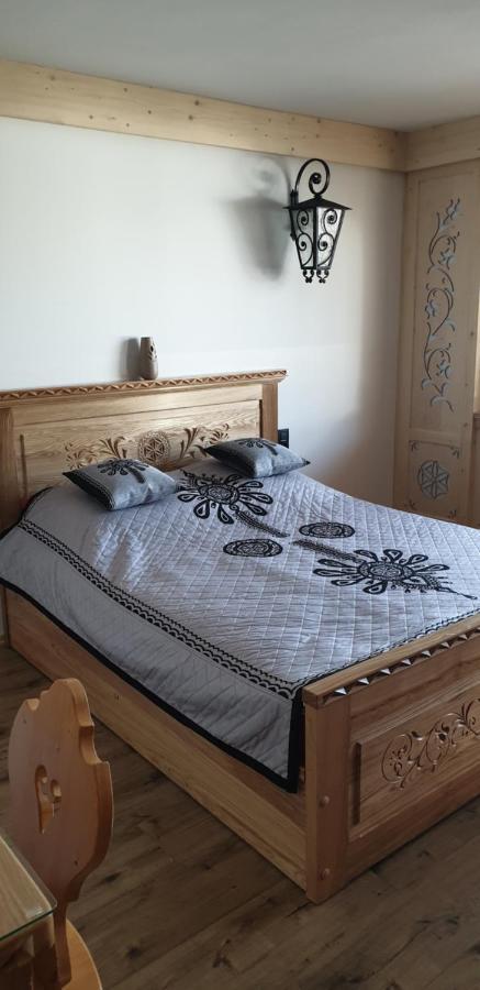 Apartament Zakopane Utrzymany W Stylu Goralskiej Chaty Luaran gambar