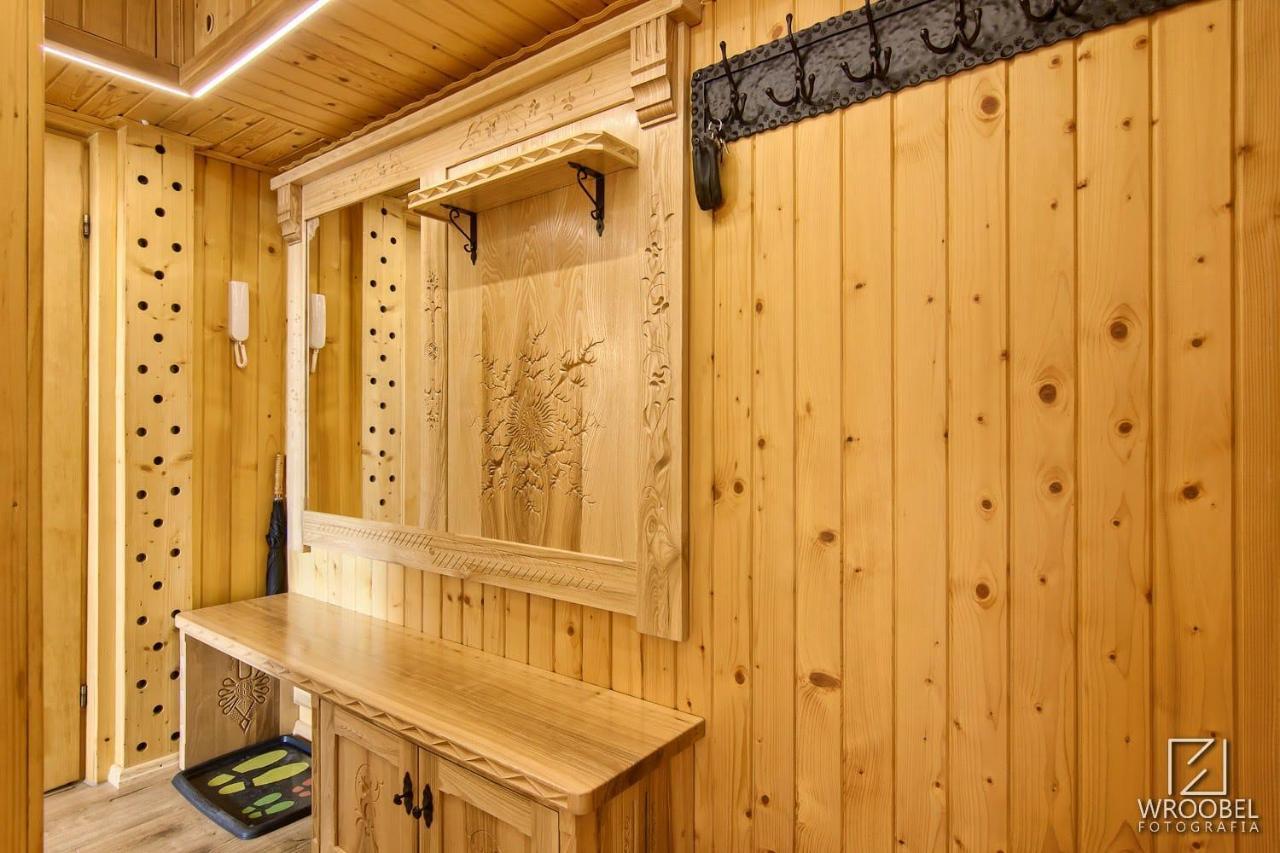 Apartament Zakopane Utrzymany W Stylu Goralskiej Chaty Luaran gambar