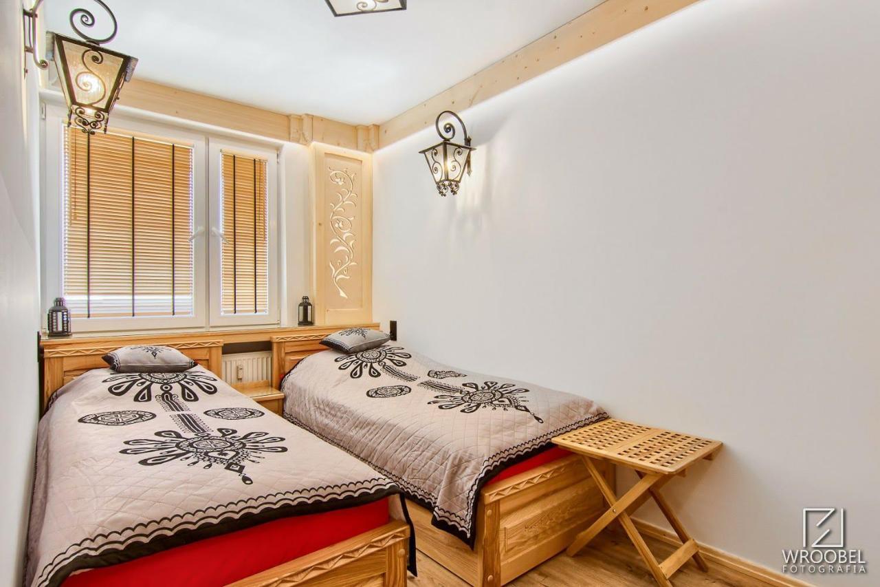 Apartament Zakopane Utrzymany W Stylu Goralskiej Chaty Luaran gambar